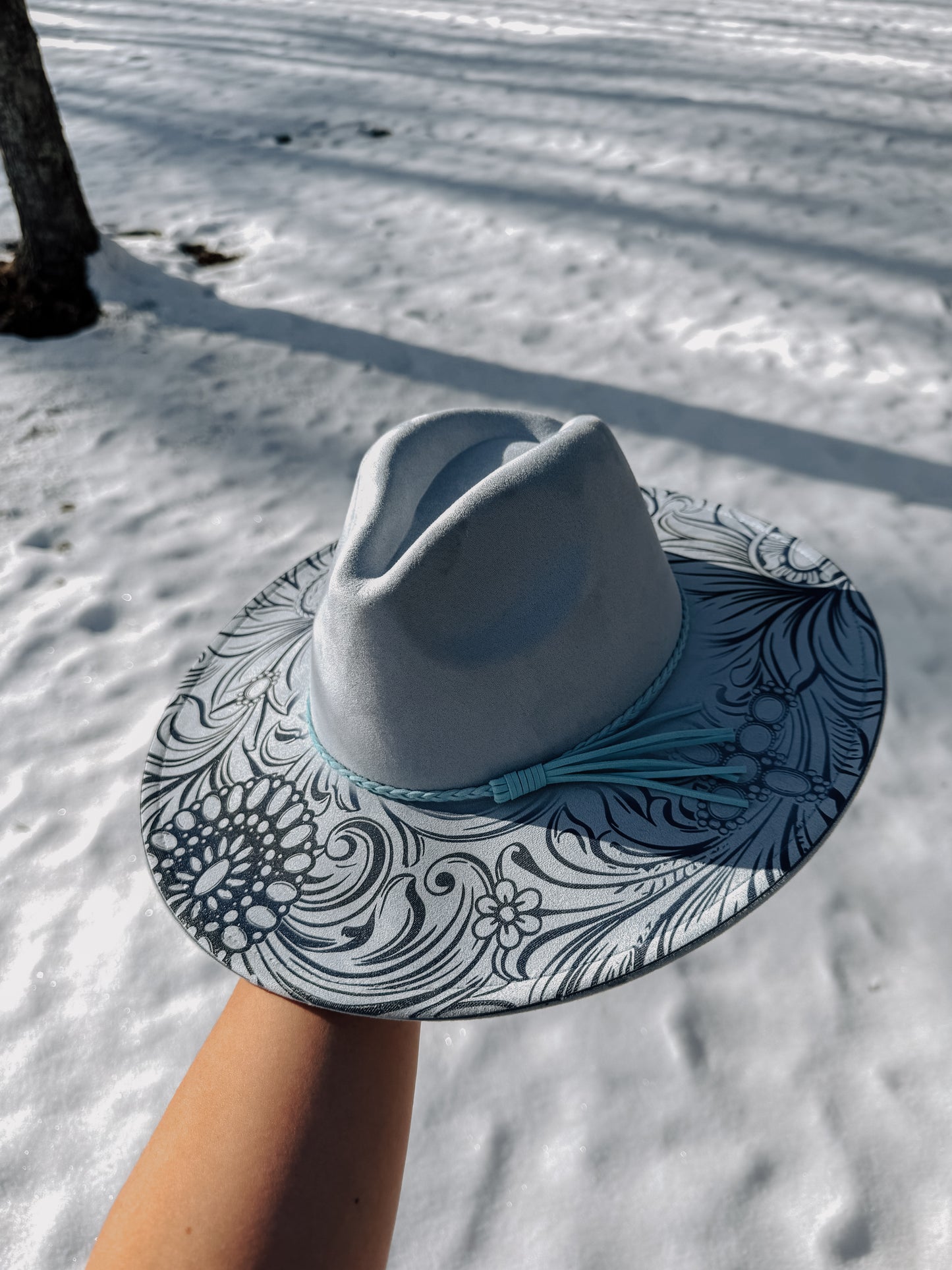 Turquoise jewel engraved wester hat